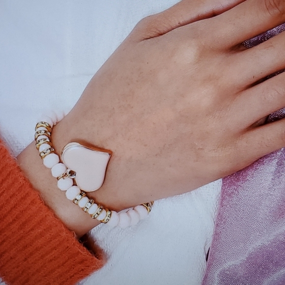 Handmade Beaded Stackable Stretch Bracelet Heart Pendant - Picture 4 of 9